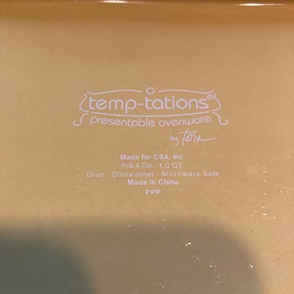 Six piece Temp-Tations, bakeware casserole, dish set yellow with white dots. - Picture 4 of 13